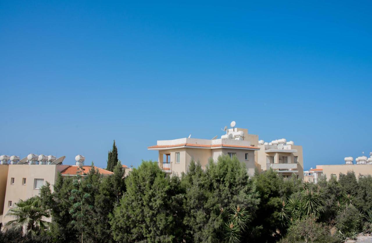 Modern Apartment Not Far From The Beach Paphos Eksteriør billede