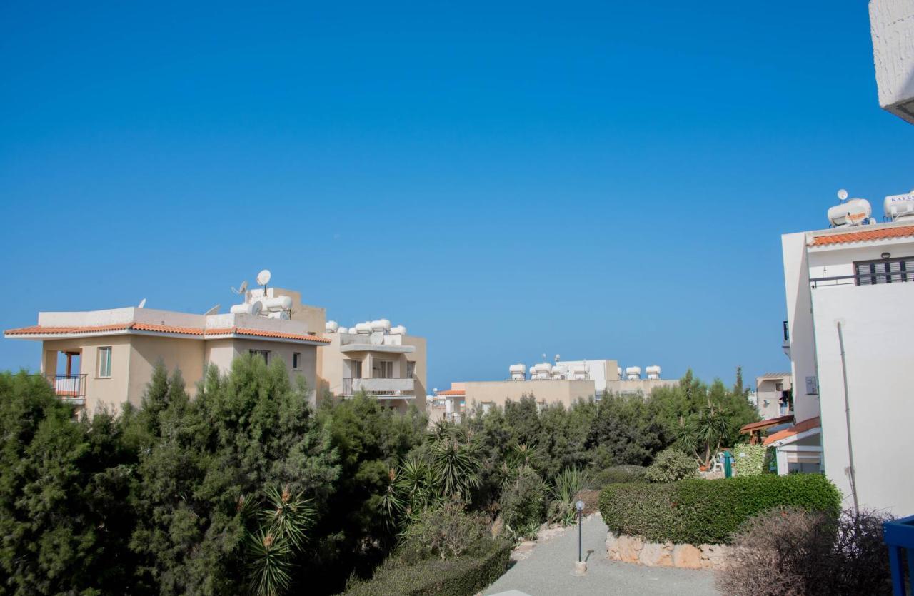 Modern Apartment Not Far From The Beach Paphos Eksteriør billede
